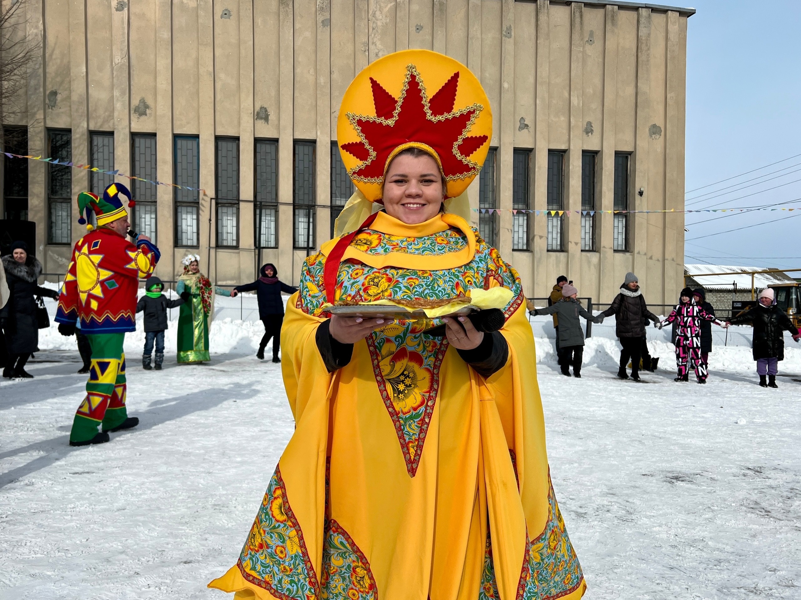 Весело и задорно, с песнями и плясками прошли масленичные гуляния в  Костенках! - Государственный археологический музей-заповедник